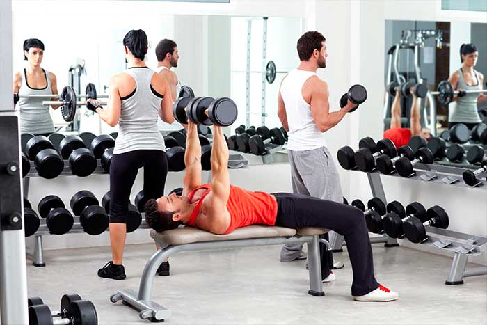 3 façons de travailler les abdos à la salle de sport