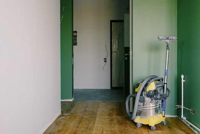Comment effectuer un sablage de plancher ?